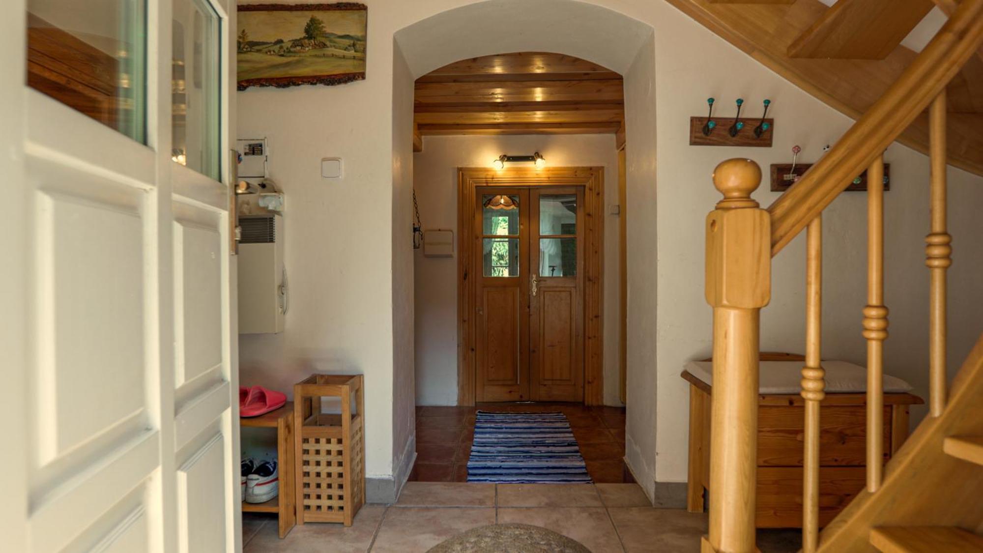 Villa Amalia, Centrum Banska Stiavnica, Parkovanie Pre 2 Auta, Velka Zahrada S Krbom, Cela Villa Amalia Pre 14 Osob Alebo Samostatne Nezavisle Prve Podlazie Villa Ama Pre 6 Osob Alebo Samostatne Nezavisle Podkrovie Villa Lia Pre 8 Osob,Pristup Cez Pi المظهر الخارجي الصورة