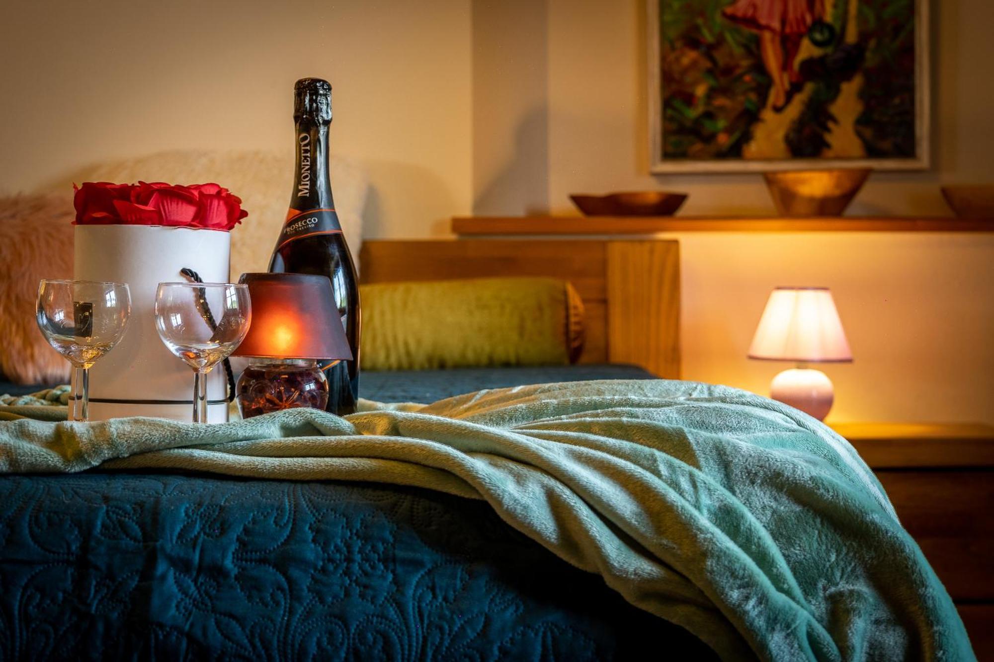 Villa Amalia, Centrum Banska Stiavnica, Parkovanie Pre 2 Auta, Velka Zahrada S Krbom, Cela Villa Amalia Pre 14 Osob Alebo Samostatne Nezavisle Prve Podlazie Villa Ama Pre 6 Osob Alebo Samostatne Nezavisle Podkrovie Villa Lia Pre 8 Osob,Pristup Cez Pi المظهر الخارجي الصورة